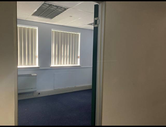 620M² OFFICE TO LET IN KENILWORTH